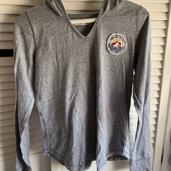 Hollister Hooded Long sleeve Cali tee - Picture 1 of 4